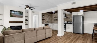 Tranquil Qasis 3/2 Cottage in East Orlando, FL!