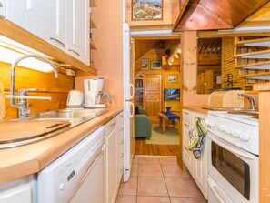 Réfrigérateur, micro-ondes, lave-vaisselle