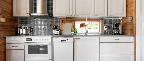 Réfrigérateur, micro-ondes, lave-vaisselle