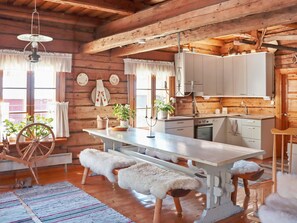 Réfrigérateur, micro-ondes, lave-vaisselle, grille-pain