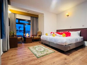 Desk, laptop workspace, free WiFi, bed sheets - Khumbila Hotel  (Kathmandu)