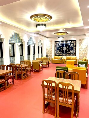 Flat-screen TV - Khumbila Hotel  (Kathmandu)