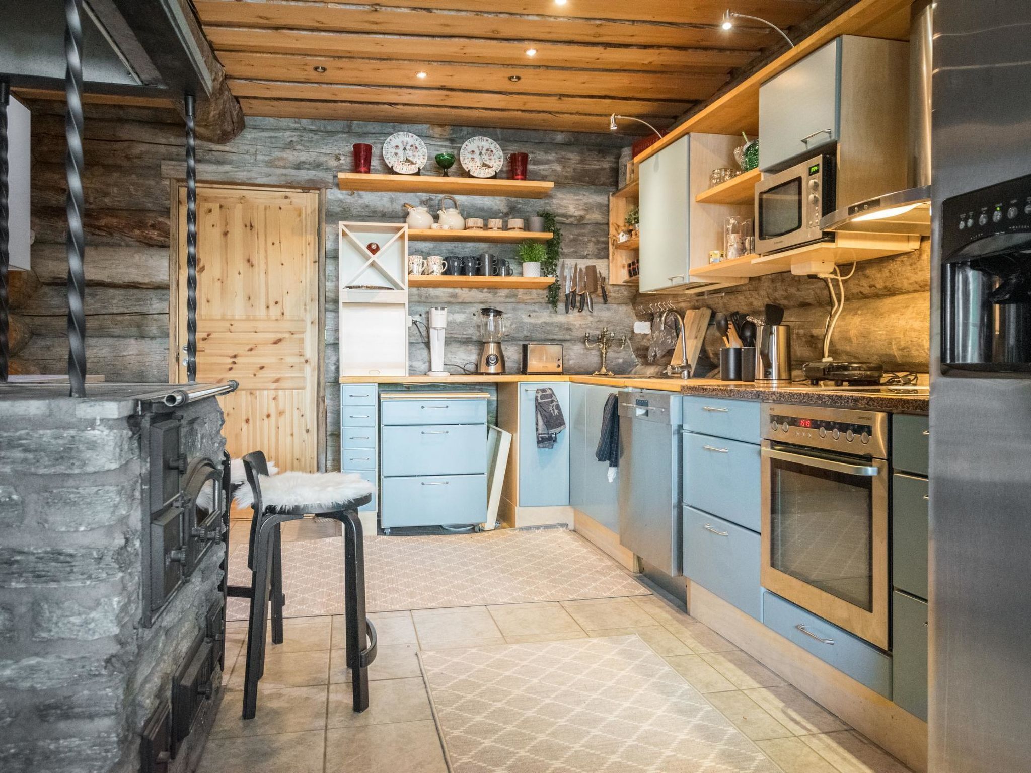 Fridge, microwave, dishwasher, cookware/dishes/utensils