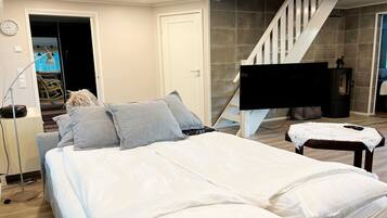 3 bedrooms, Internet