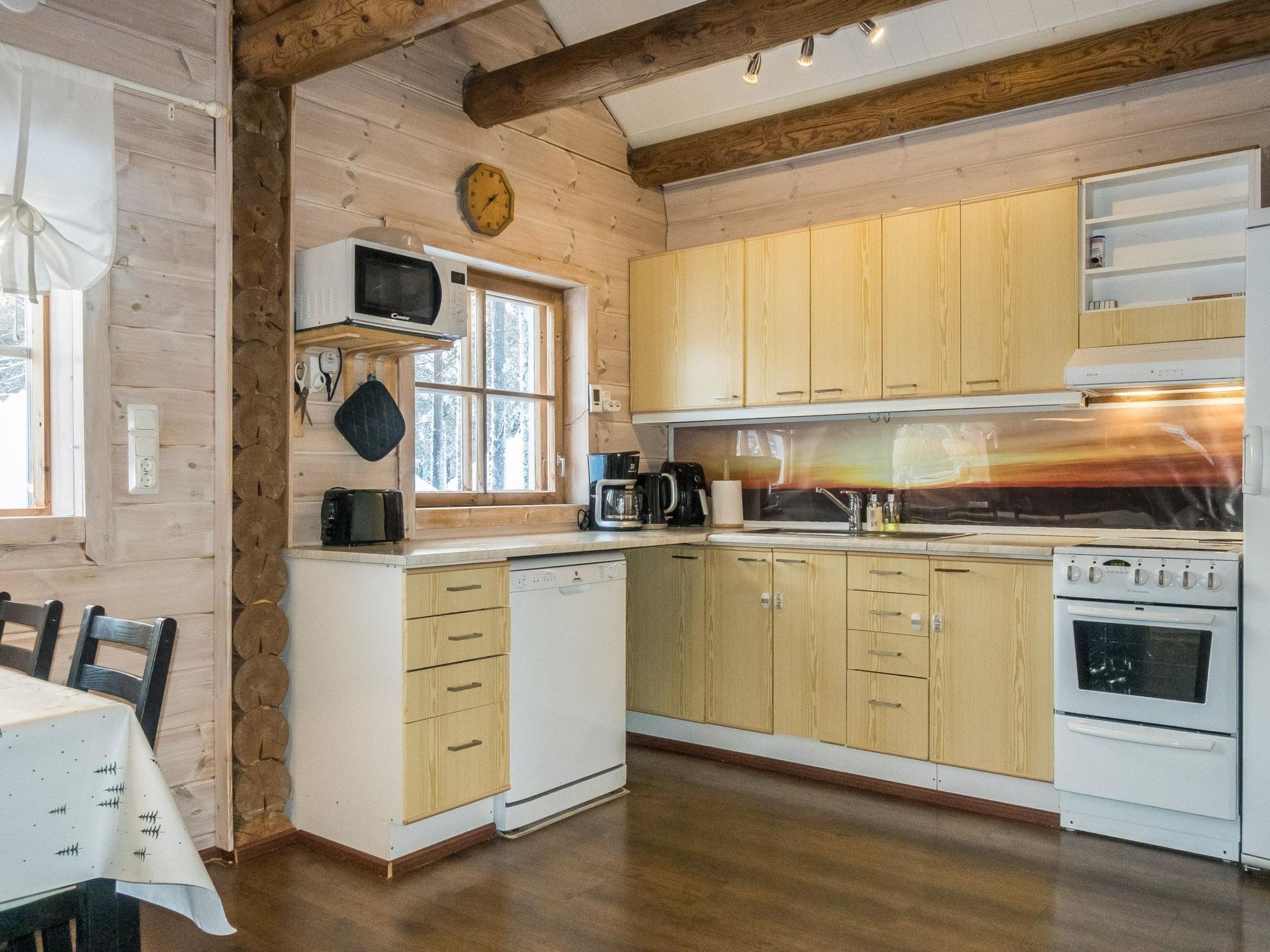 Fridge, microwave, dishwasher, cookware/dishes/utensils