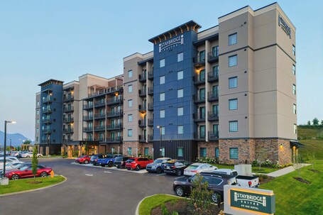 Staybridge Suites Pigeon Forge Smoky Mtns, an IHG Hotel - Image 48