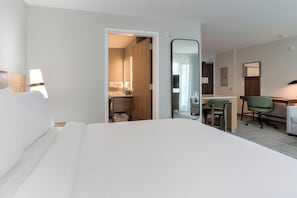 Ropa de cama hipoalergénica y escritorio