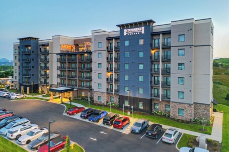 Staybridge Suites Pigeon Forge Smoky Mtns, an IHG Hotel - Image 4