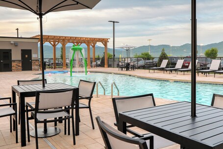 Staybridge Suites Pigeon Forge Smoky Mtns, an IHG Hotel - Image 19