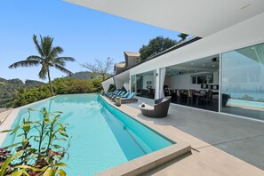 Piscine extérieure