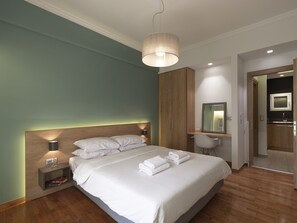 Iron/ironing board, free WiFi - Marnis10_3rd Modern Haven near Archaeological Muse (Athens)