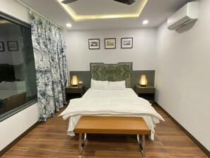 8 dormitorios, tabla de planchar con plancha, wifi y ropa de cama