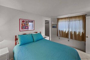 4 bedrooms, free WiFi - Oceanfront Getaway, Stunning Views, Pet Friendly, Spacious Deck, Steps to the Beach (Rockaway Beach)