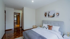 2 bedrooms, iron/ironing board, WiFi, bed sheets - Exquisite and Amazing 2 Bedroom at Riverside Nairobi (Nairobi)