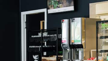 Daily continental breakfast (NOK 199 per person)