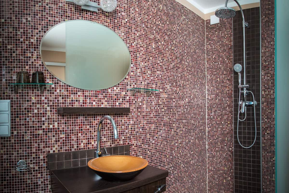 Traditional-Doppelzimmer | Badezimmer