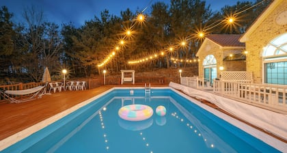 Taean Atirans Beach Pension