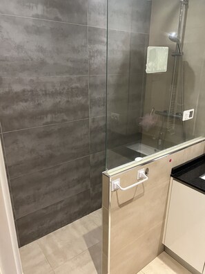 Handtücher, Toilettenpapier