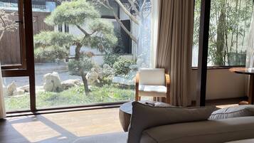 Chambre Supérieure | Vue sur le jardin