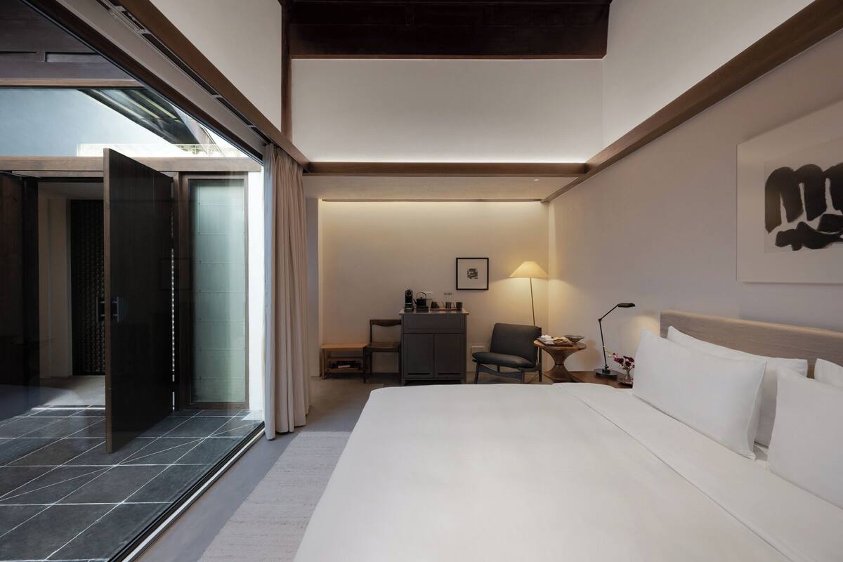 Habitación Premium | 1 dormitorio, minibar con artículos gratuitos, escritorio