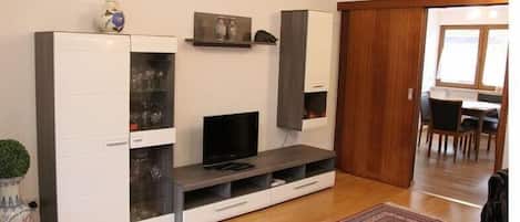 Smart TV y chimenea