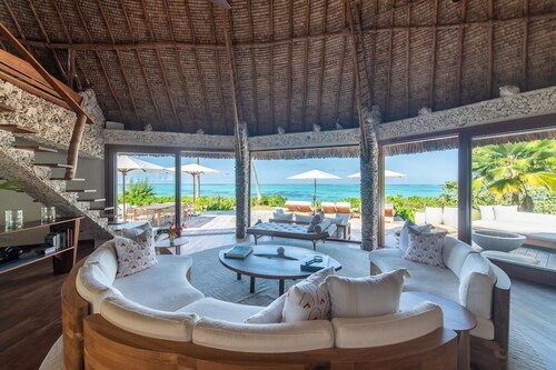 Private island All-Inclusive of 3 Villas near Raiatea: MOTU NAO NAO