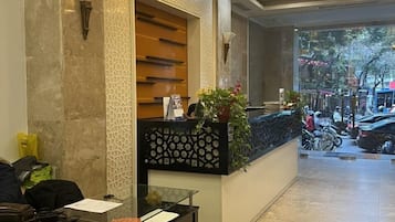 Quầy tiếp tân