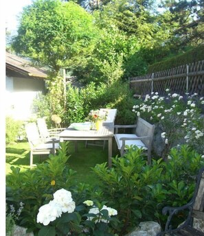 Property grounds - Sunshine Apartment Anne (Garmisch-Partenkirchen)