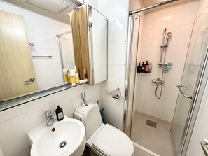 Jetted bath, hair dryer, towels, soap - It takes 3 to 4 minutes to walk from Gangnam Station (seoul)