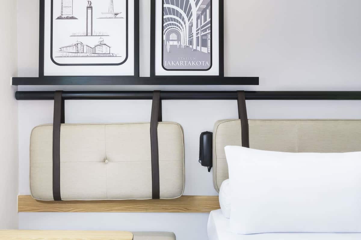 In-room safe, desk, soundproofing, free WiFi