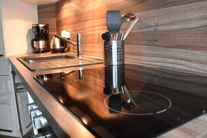 冰箱、烤箱、炉灶、洗碗机