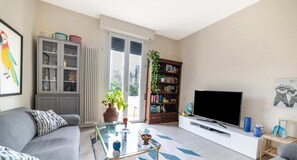 TV - Tommaso Apartment with free parking (Firenze)