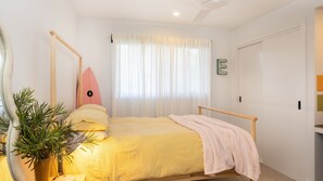 3 bedrooms, iron/ironing board, WiFi, bed sheets