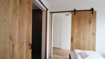 4 bedrooms, free WiFi