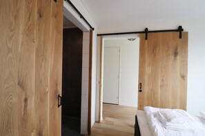 4 bedrooms, free WiFi