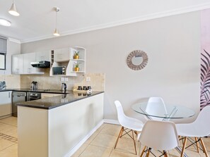 Apartament (2 Bedrooms) | Menjador
