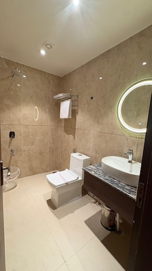 Standard Room | Bathroom
