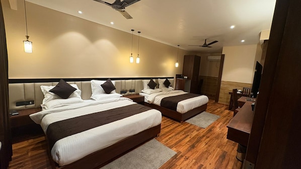 Family Room | 1 bedroom, free WiFi