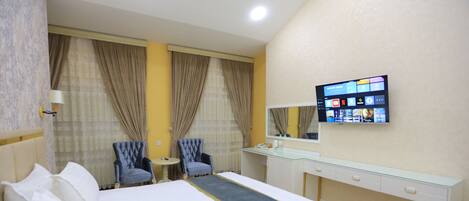 Deluxe dubbelrum | Egyptiska bomullslakan, sängtillbehör av högsta kvalitet och minibar