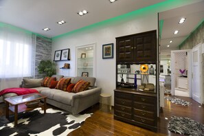 Apartment | Living area | 50-cm flat-screen TV with cable channels - Central Station Art Apartment (Split)