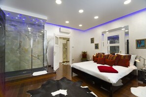 Apartment | 2 bedrooms, desk, soundproofing, iron/ironing board