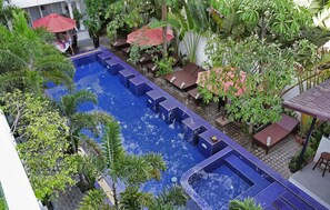 Outdoor pool, sun loungers