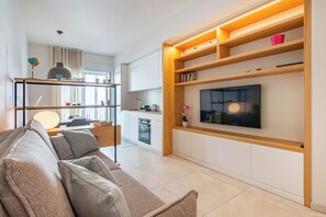 21-inch Smart TV with digital channels - Marina Apartment 100m From Sea (Polignano a Mare)