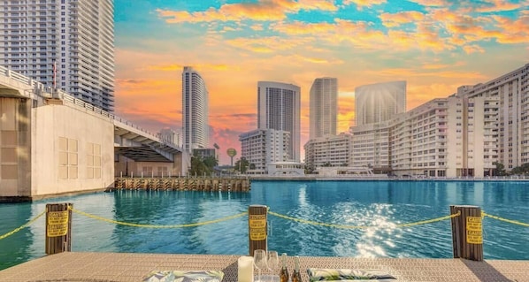 Pool - Near Beach|Modern Apartment: Amazing Pool (Hallandale Beach)