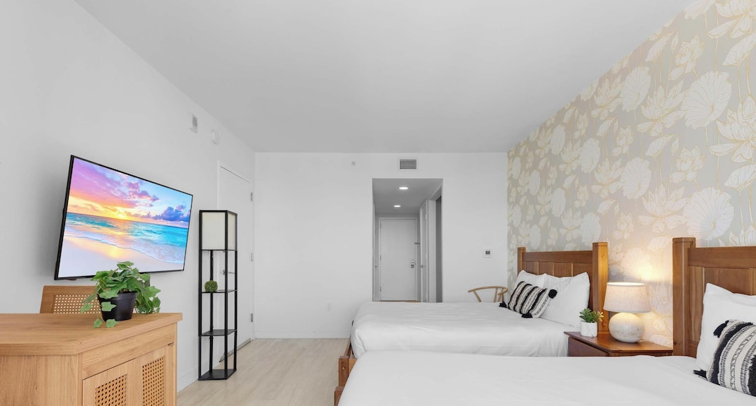 Near Beach|modern Apartment: Amazing Pool - Aventura, FL