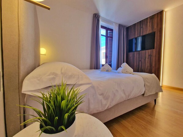 华丽双人房 | 埃及棉床单、高档床上用品、羽绒被、记忆海绵床垫