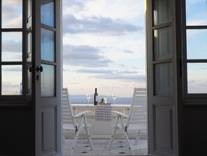 Exclusive Apartment, Sea View | Hiên