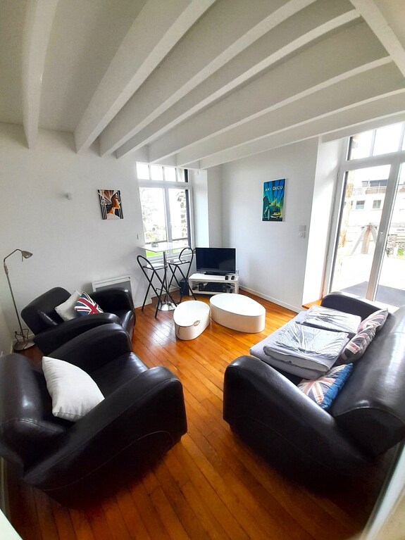 Propriété 18è S, Rénovée En 2020, Appt De 80m² 2 Chambres, Plage Des Rosaires. - Les Rosaires