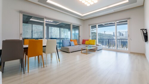 Taean Blueisland Pool Villa