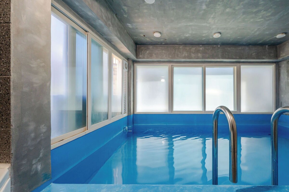 Basic Room, 2 Bedrooms (7-101 (A/pool-Pay at property))